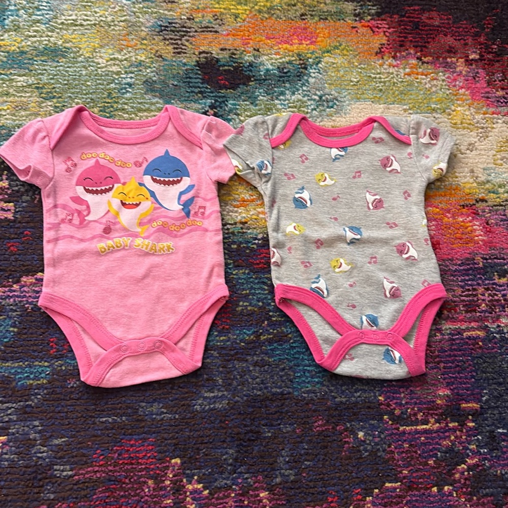 Baby Shark Bodysuit Set